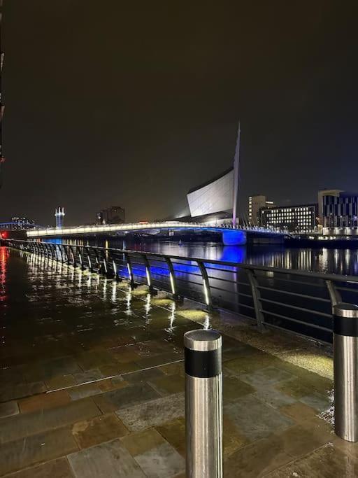 Mediacity Studio Apartment Salford-Quays マンチェスター エクステリア 写真