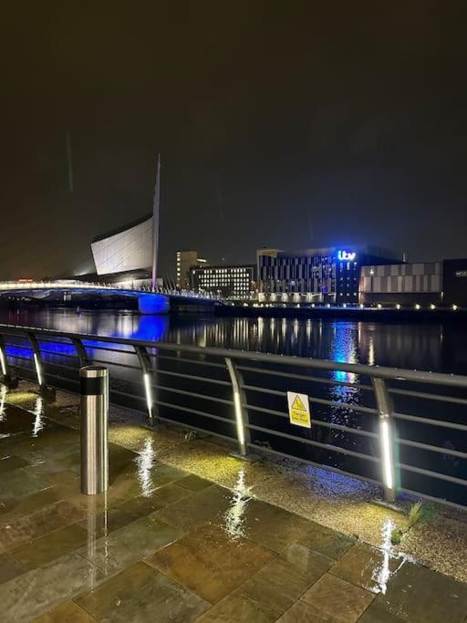 Mediacity Studio Apartment Salford-Quays マンチェスター エクステリア 写真